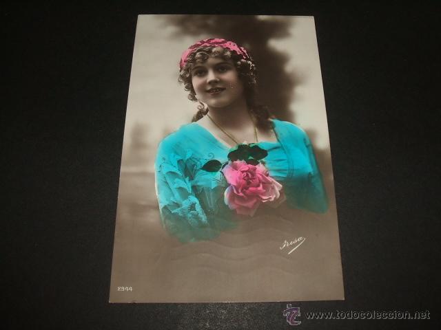 Postales: MUJER CON FLORES POSTAL ANTIGUA - Foto 1