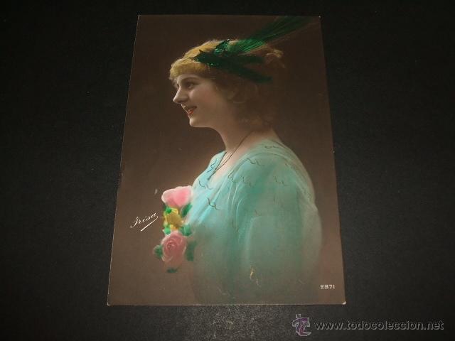 Postales: MUJER CON FLORES POSTAL ANTIGUA - Foto 1