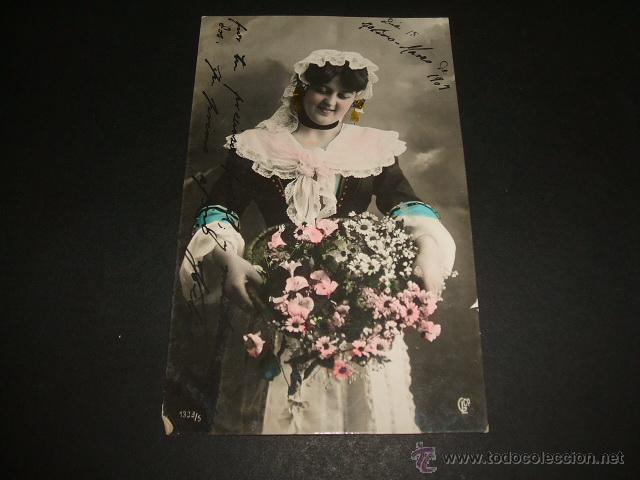 Postales: MUJER CON FLORES POSTAL ANTIGUA - Foto 1