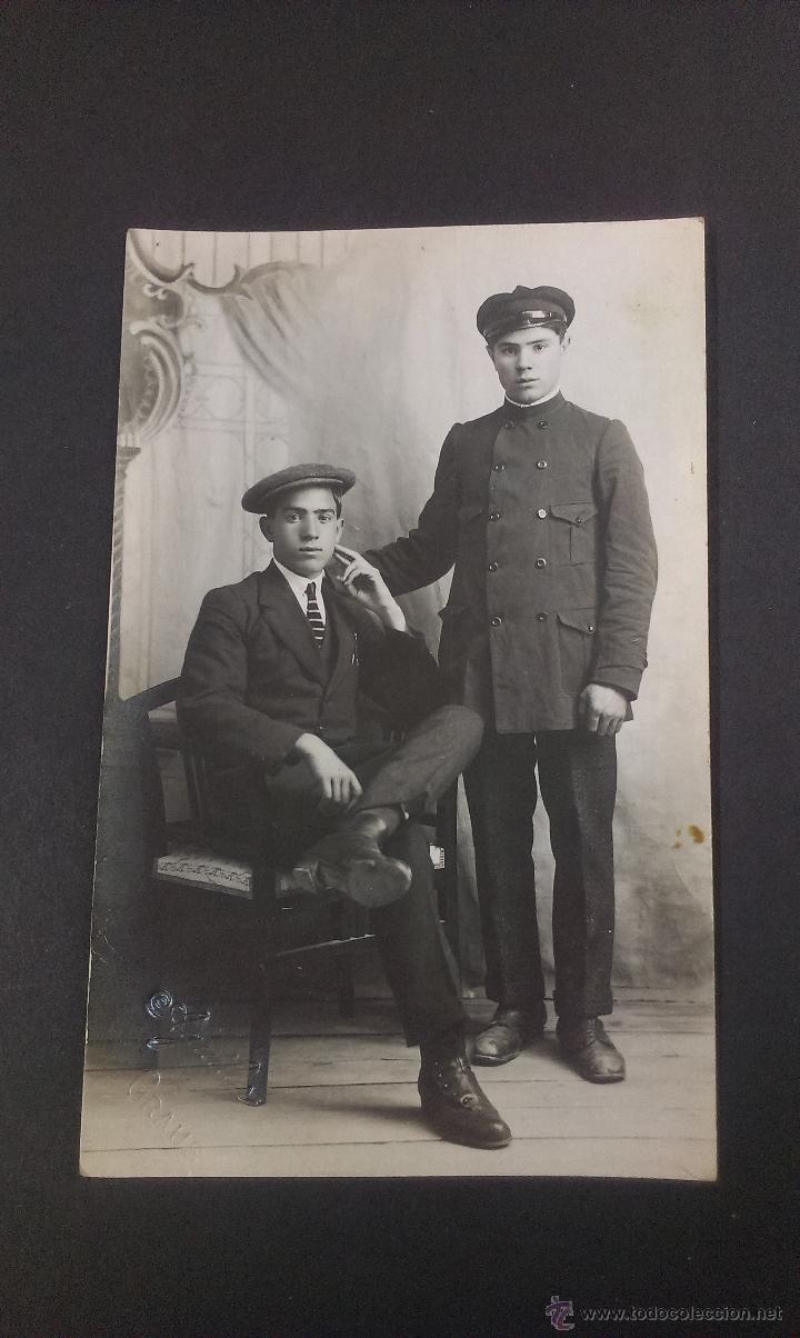 Postais: POSTAL ANTIGUA . DOS SE&Ntilde;ORES POSANDO