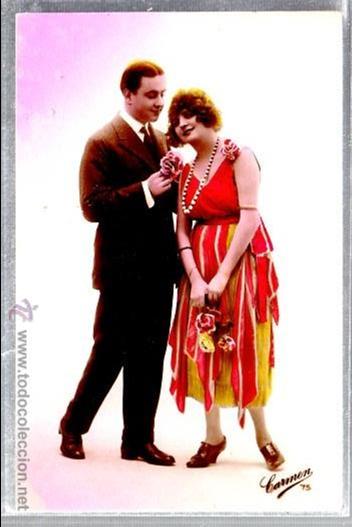 Cartoline: TARJETA POSTAL DE GALANTES Y MUJERES. CARMEN. 75. CORTEJO DE UNA DAMA. POSTAL FRANCESA.
