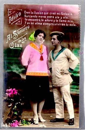 Cartoline: TARJETA POSTAL DE GALANTES Y MUJERES. IDILIO. AL SUSURRO. MARINERO ENCONTRANDO A SU AMADA.