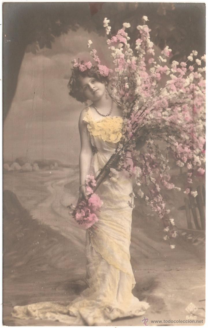 Postales: SE&Ntilde;ORITA CON RAMO 1912