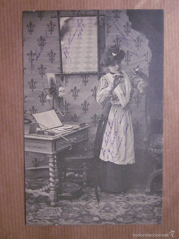 Postais: POSTAL SE&Ntilde;ORA AYUDANDO LABORES DE LA CASA. H. MANUEL