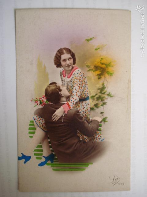 Cartoline: POSTAL ROMANTICA COLOREADA. ED. LEO PARIS 1976. SIN ESCRIBIR.