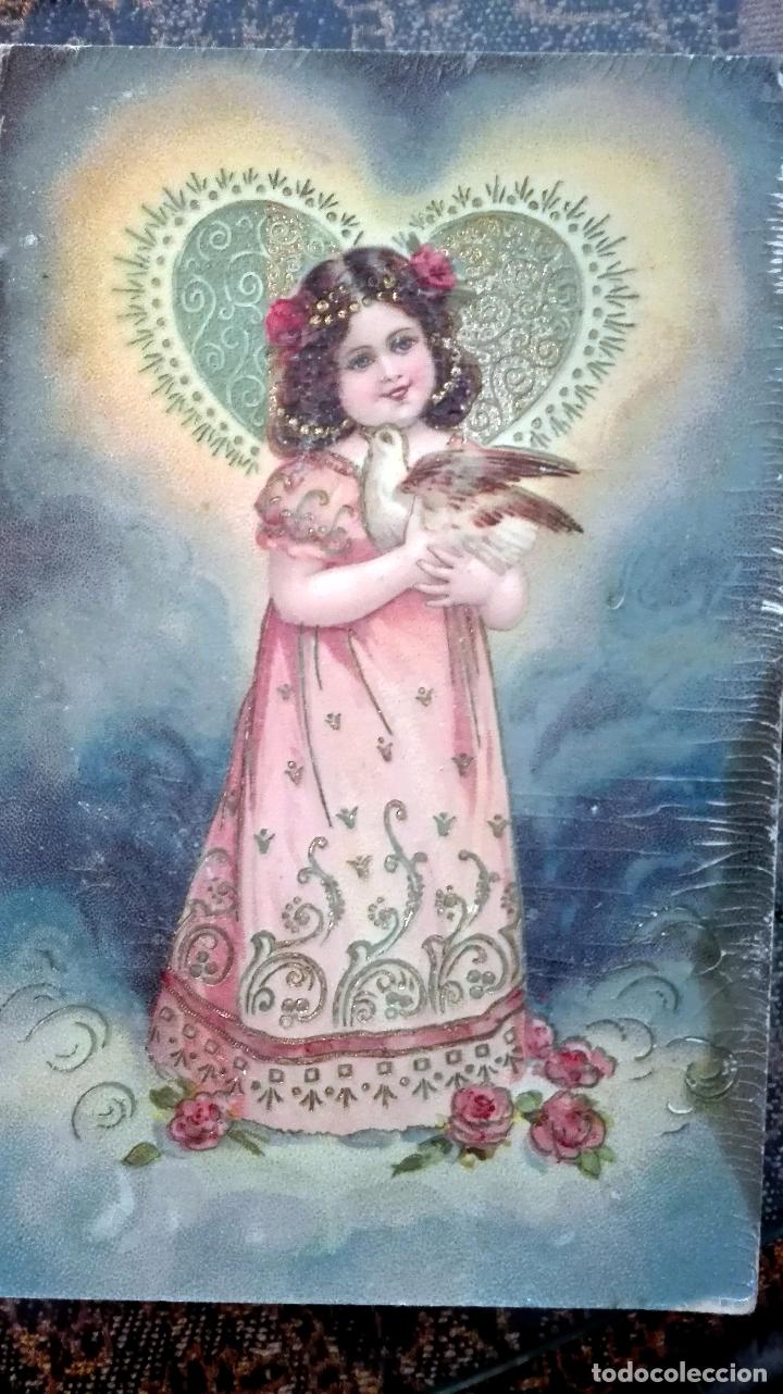 Cartoline: Antigua tarjeta postal con relieve. Ni&ntilde;a. Principios del siglo XX