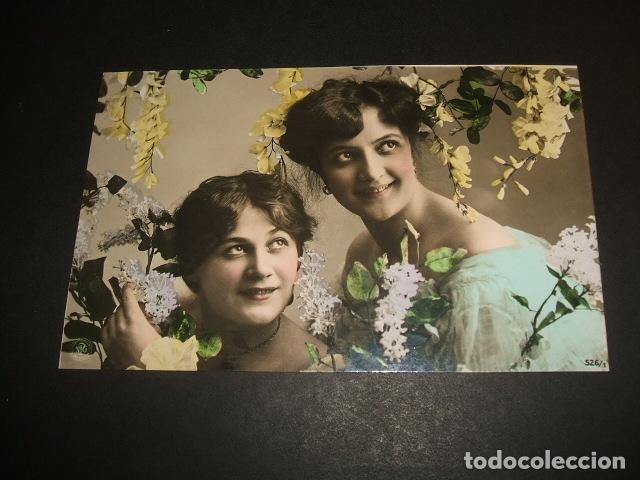 Postales: MUJERES CON FLORES POSTAL - Foto 1