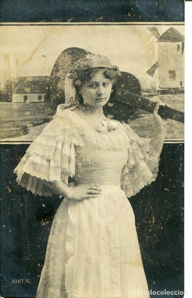 Postales: MUJER CON GUITARRA-MOLINOS AL FONDO- A&Ntilde;O 1909---RARA