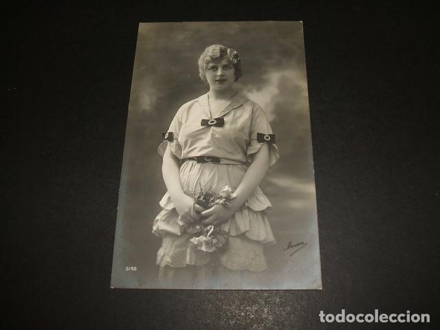 Postales: MUJER ELEGANTE POSTAL - Foto 1