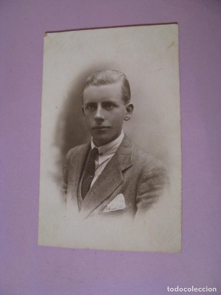 Postales: ANTIGUA POSTAL. UN JOVEN. SIN CIRCULAR. - Foto 1