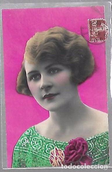 Postales: TARJETA POSTAL DE GALANTES Y MUJERES - IMAGEN DE MUJER JOVEN CON TRES FLORES