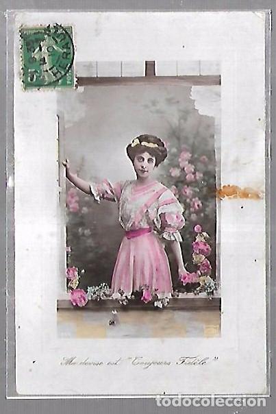 Postales: TARJETA POSTAL DE GALANTES Y MUJERES - IMAGEN DE MUJER CON VENTANA CON FLORES