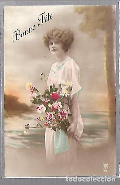 Postales: TARJETA POSTAL DE GALANTES Y MUJERES - MUJER CON RAMILLETE FLORES