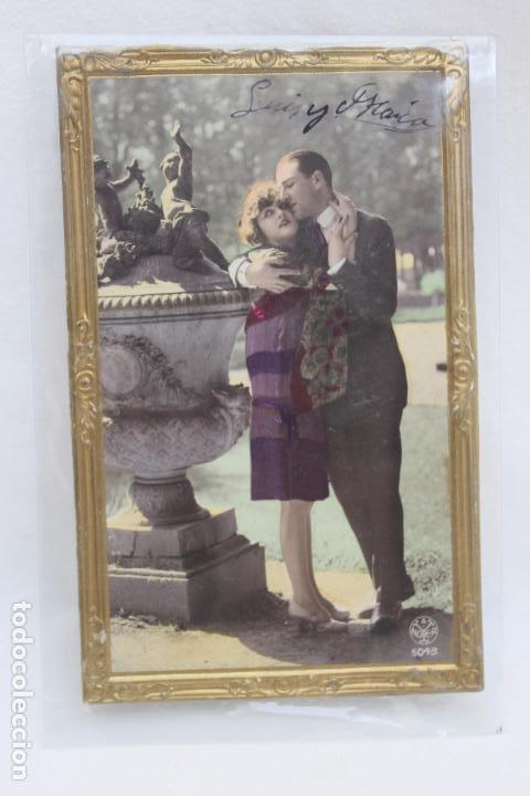 Postais: POSTAL ROMANTICA TROQUELADA MARCO DORADO. A&Ntilde;OS 20
