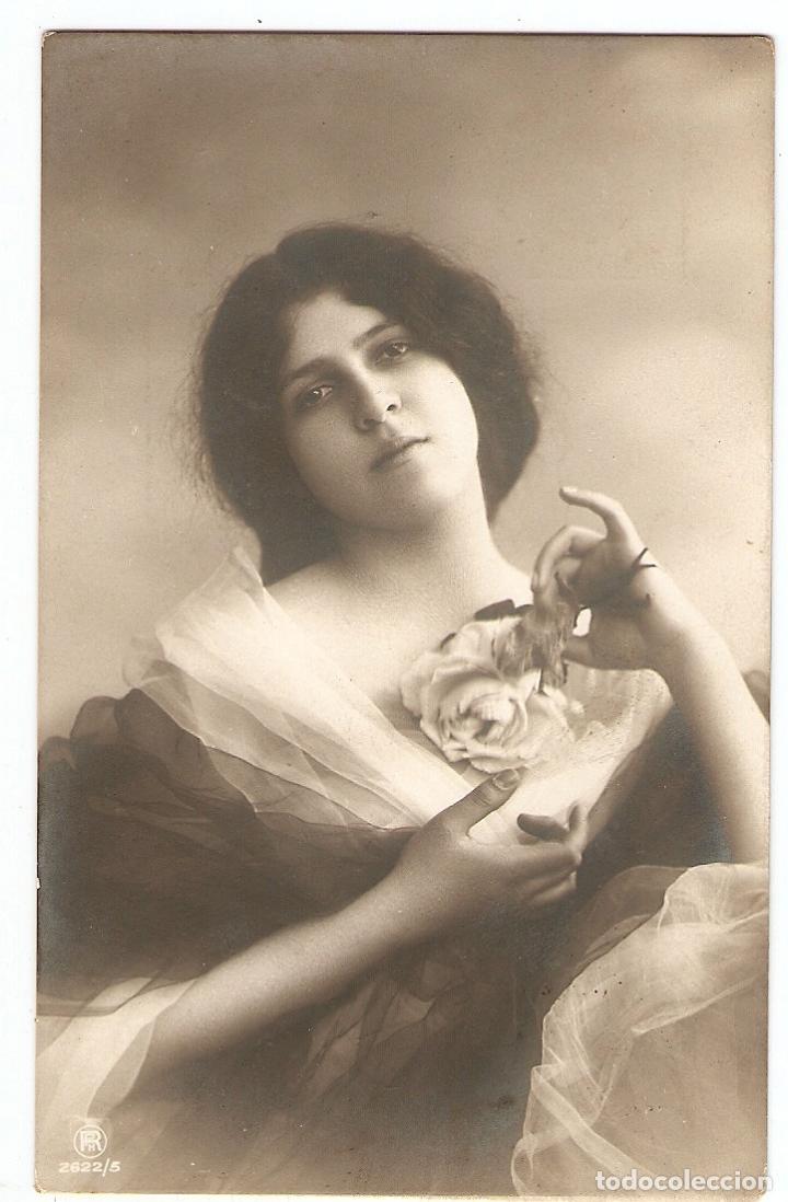 Postais: POSTAL - ROM&Aacute;NTICA - DAMA DE LA &Eacute;POCA, CON FLORES - CIRCULADA 1910