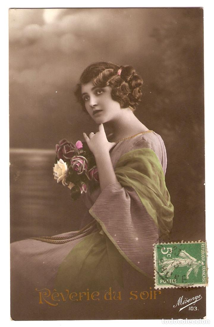 Postais: POSTAL - ROM&Aacute;NTICA - DAMA DE LA &Eacute;POCA, CON RAMO DE FLORES - CIRCULADA 1913 - MESANGE