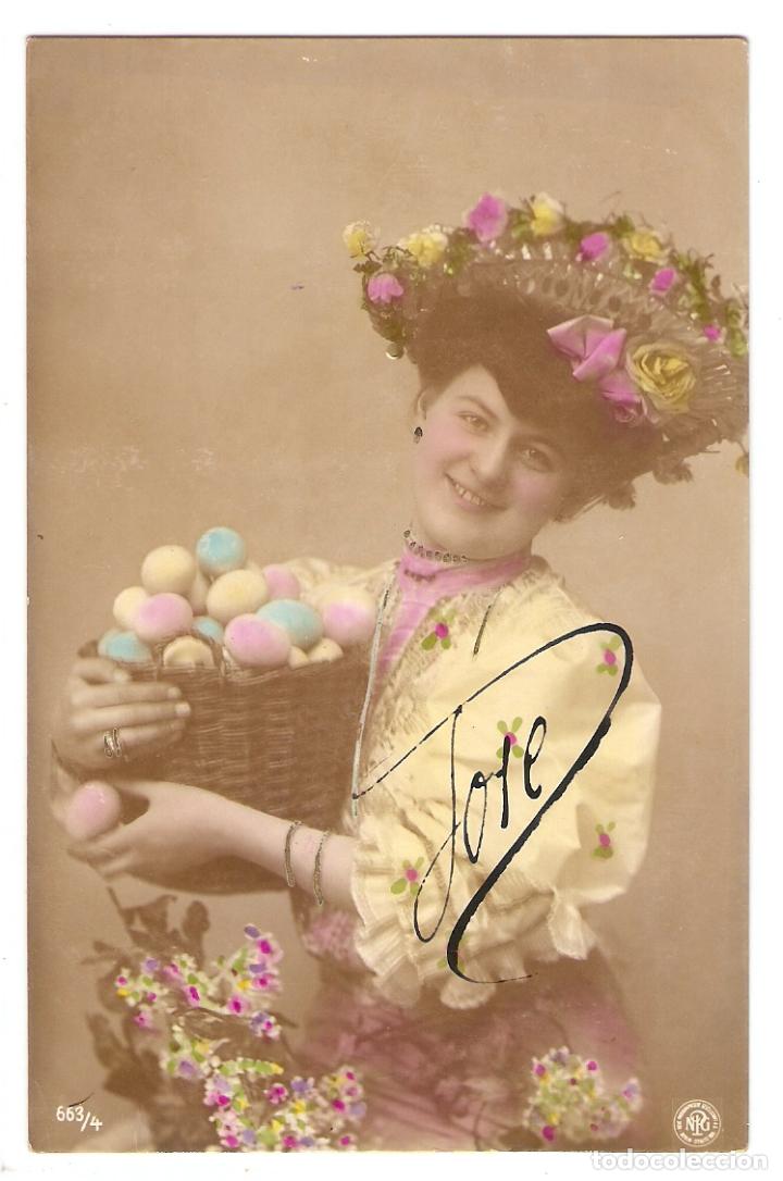 Postais: POSTAL - ROM&Aacute;NTICA - DAMA DE LA &Eacute;POCA, HUEVOS Y FLORES - CIRCULADA 1905 - COLOREADA