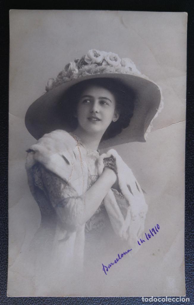 Postales: POSTAL SE&Ntilde;ORA CON SOMBRERO PRINCIPIO DE 1900