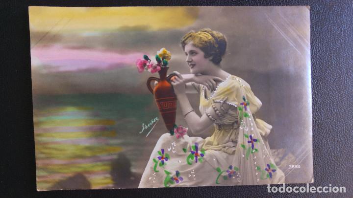 Postales: POSTAL SE&Ntilde;ORA CON JARRON DE FLORES PRINCIPIO DE 1900