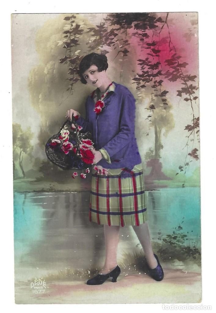 Postais: POSTAL ROM&Aacute;NTICA ANTIGUA COLOREADA- MUJER. D&Eacute;D&Eacute; PAR&Iacute;S N&ordm; 1677. FRANCE- SIN CIRCULAR (A&Ntilde;OS 20)