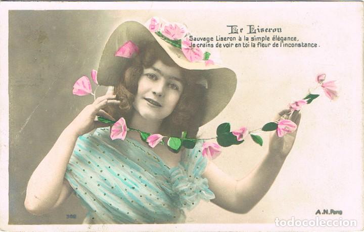 Postais: postal rom&aacute;ntica, En la simple elegancia, temo ver la flor de, CIRCULADA EN 1908. coloreada a mano