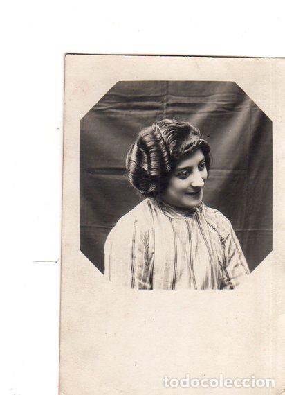 Postais: TARJETA POSTAL DE GALANTES Y MUJERES. SE&Ntilde;ORA SONRIENTE.