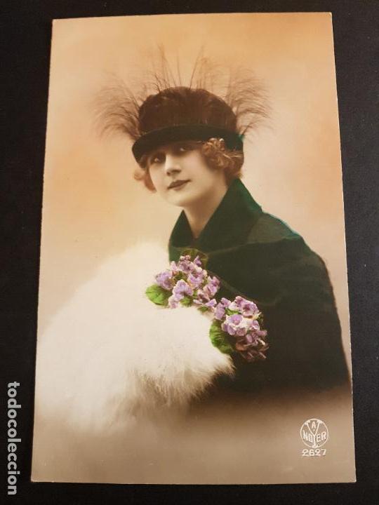 Postales: MUJER CON FLORES POSTAL - Foto 1