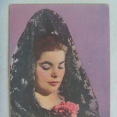 Postales: BONITA POSTAL DE SEÑORITA CON PEINETA Y MANTILLA, Y CLAVEL, 1959.