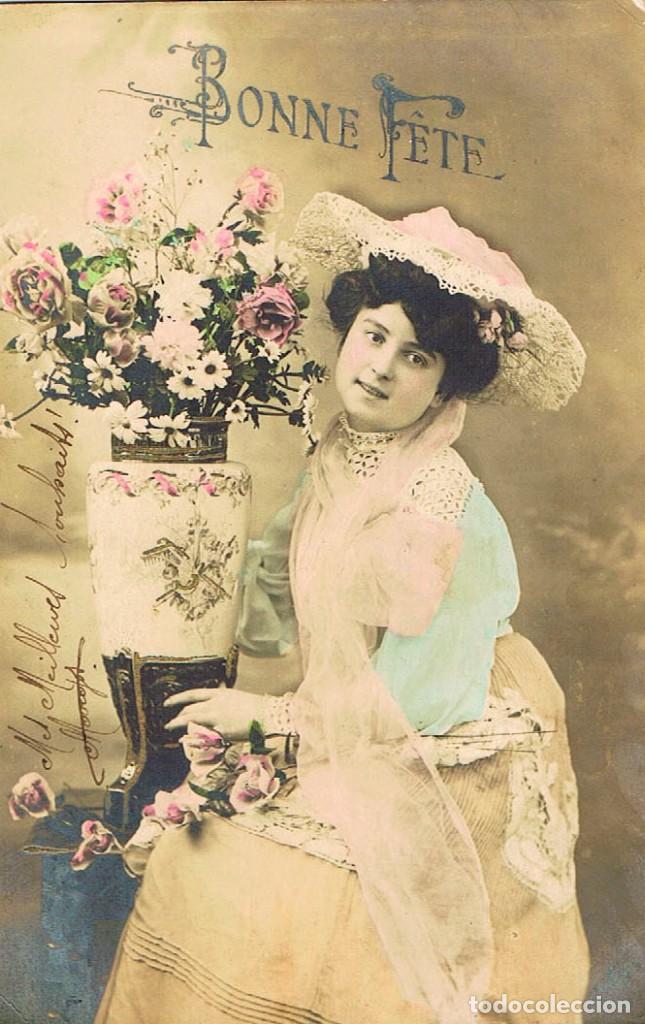Postales: se&ntilde;ora con ramo de flores, circulada en 1908 (ver dorso)