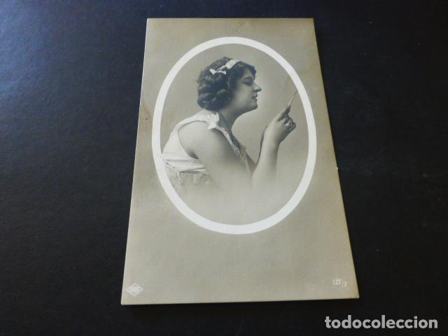 Postales: mujer elegante postal - Foto 1