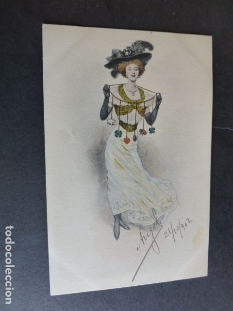 Cartes Postales: MUJER ELEGANTE CON AMULETOS POSTAL