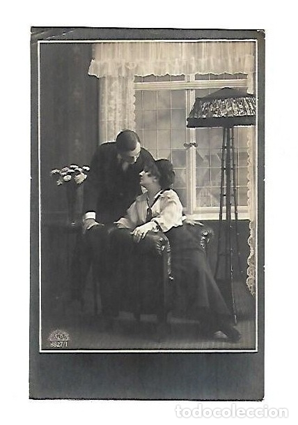 Postales: TARJETA POSTAL. IMAGEN DE PAREJA SUSURRANDO. 8827/1