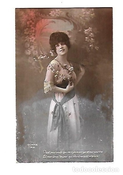 Postales: TARJETA POSTAL. JOVEN EN VESTIDO Y PAISAJE DE FLORES. DIANE 212