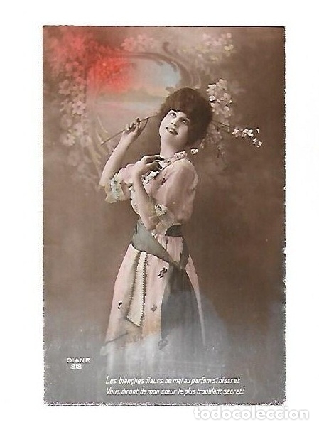 Postales: TARJETA POSTAL. JOVEN EN VESTIDO Y PAISAJE DE FLORES. DIANE 212