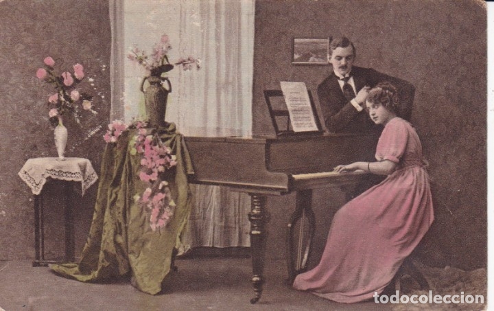 Cartoline: Pareja tocando el piano circulada a principios de siglo