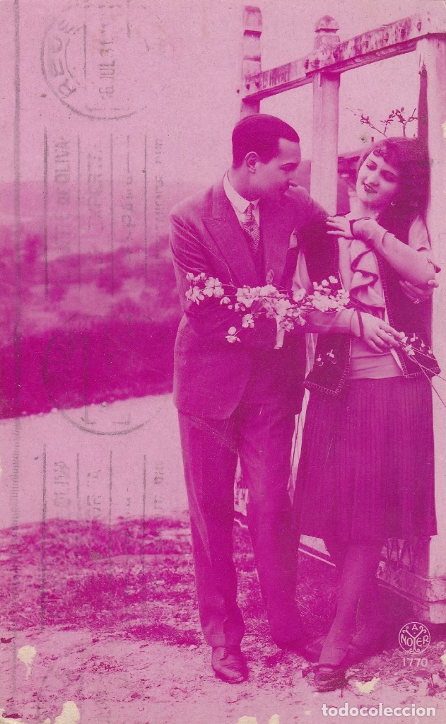 Postales: pareja con flores circulada - Foto 1