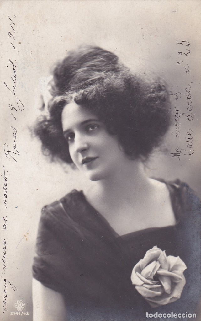 Postales: Bella se&ntilde;orita con flor circulada - Foto 1