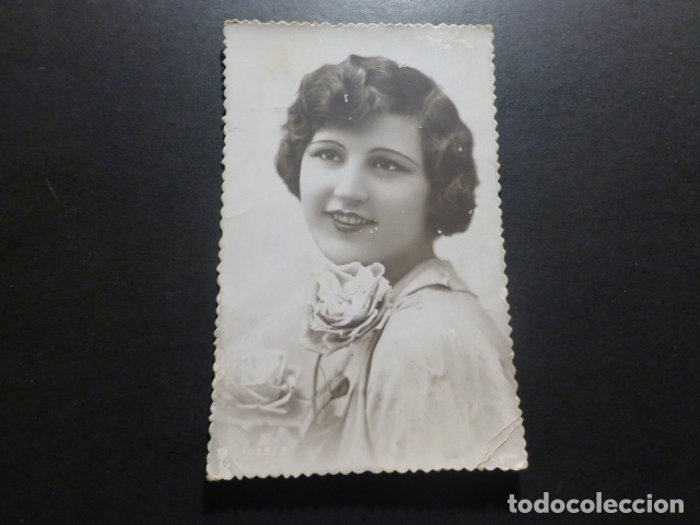 Postales: MUJER CON ROSA POSTAL - Foto 1
