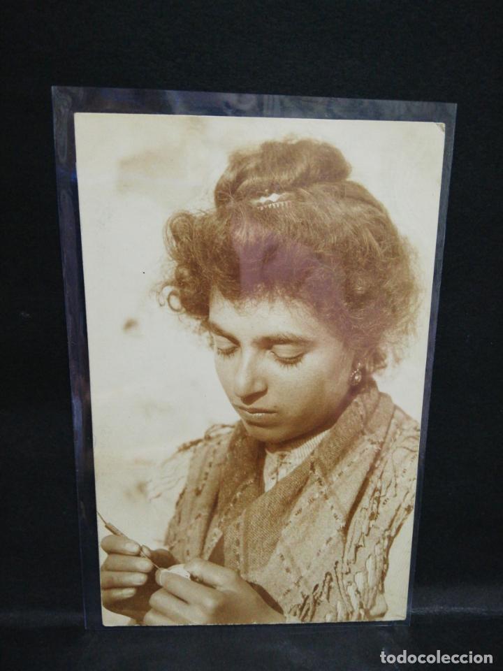 Postales: TARJETA POSTAL DE MUJERES. - Foto 1