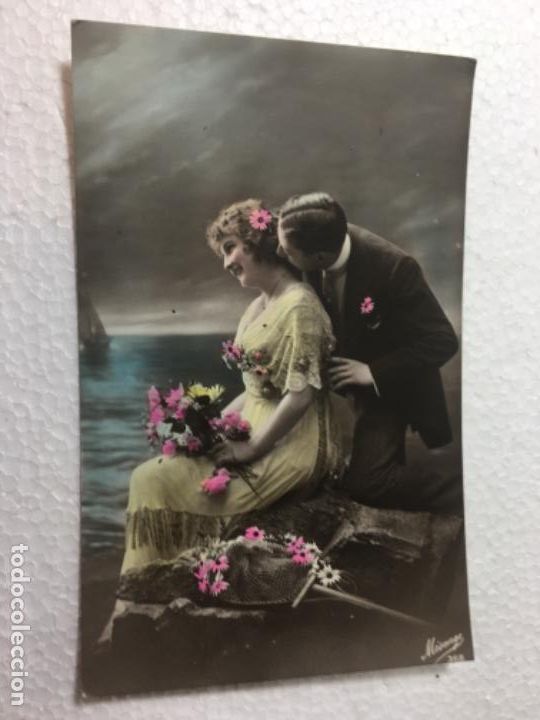 Cartoline: Antigua tarjeta postal rom&aacute;ntica coloreada a mano de p.p del siglo XX. R80