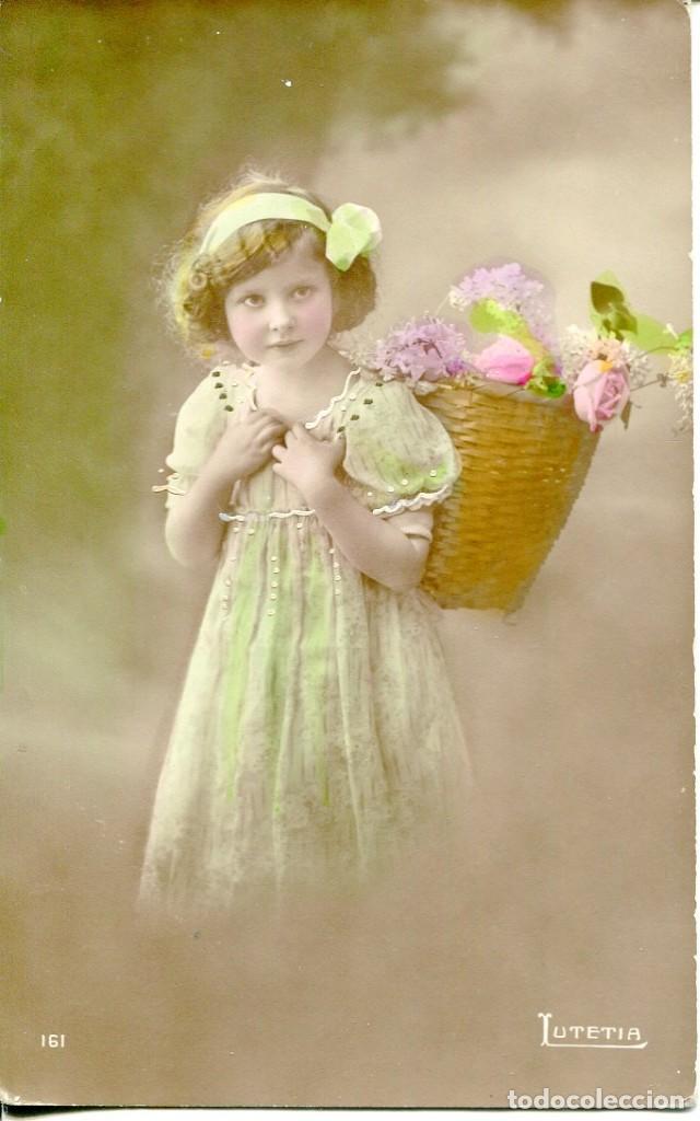 Postales: NI&Ntilde;A CON CESTO DE FLORES- A&Ntilde;O 1918