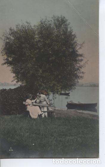 Cartoline: POSTAL ANTIGUA ROMANTICA . PAREJA DE ENAMORADOS EN EL LAGO