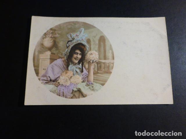 Postales: MUJER ELEGANTE CON FLORES POSTAL - Foto 1
