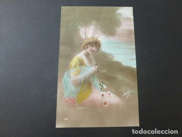 Postales: MUJER CON FLORES POSTAL - Foto 1