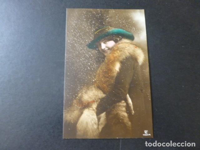 Postales: MUJER ELEGANTE POSTAL - Foto 1