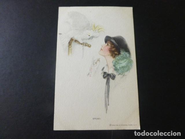 Cartoline: MUJER ELEGANTE CON LORO POSTAL