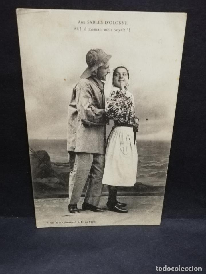 Postales: TARJETA POSTAL. GALANTES Y MUJERES. AUX SABLES- D&acute;OLONNE.