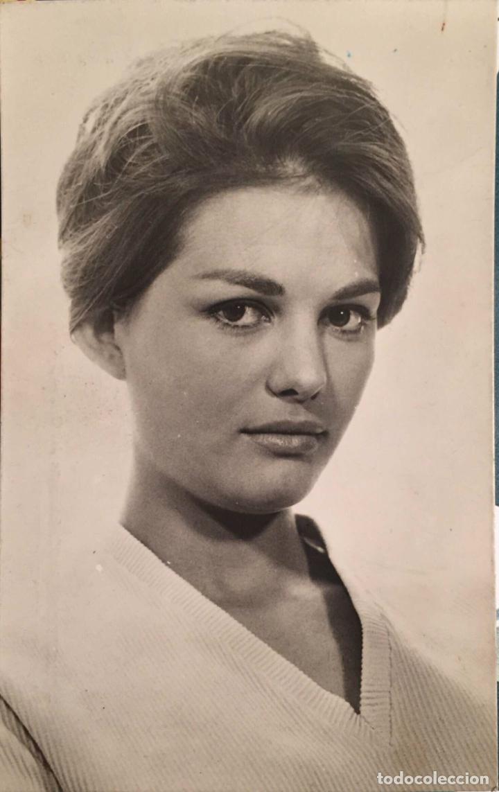 Postales: CLAUDIA CARDINALE. FILM &rdquo;LA CHICA DE LA MALETA&rdquo;