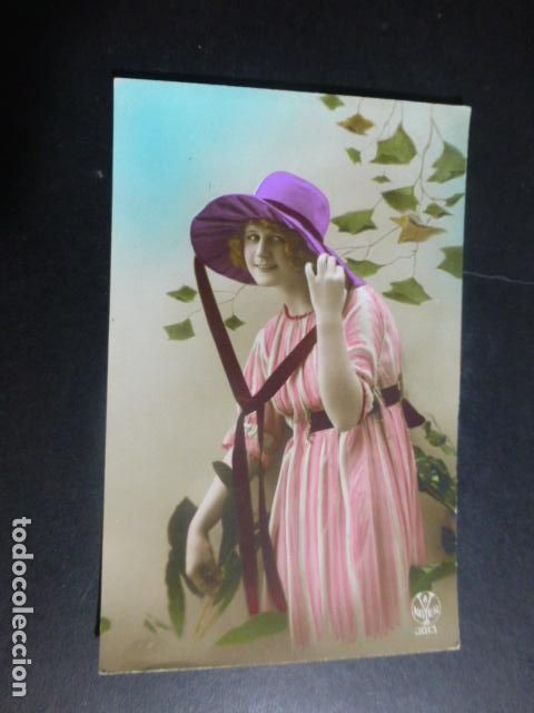 Postales: MUJER ELEGANTE CON SOMBRERO POSTAL - Foto 1