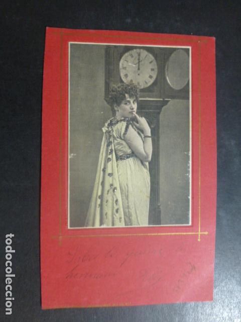 Cartoline: MUJER Y RELOJ DE PARED POSTAL
